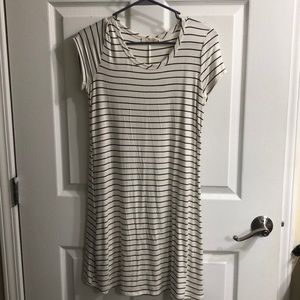 Perfect light summer dress! Size small, never worn